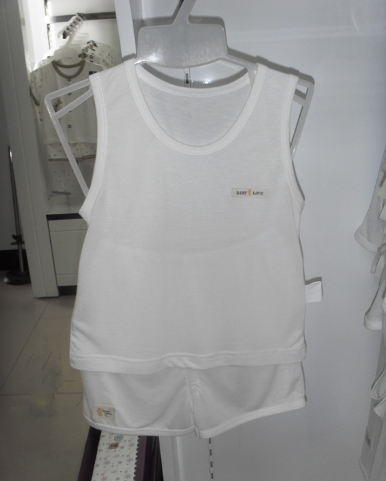 娃愛(ài)的蓓蓓麻賽爾汗布白色無(wú)袖套裝