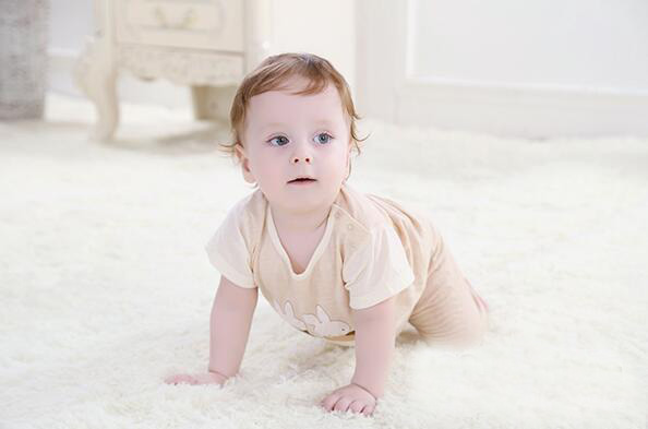 蓓琪兔嬰兒內(nèi)衣2015春夏新款撞色短袖肩扣套裝0