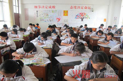 ؐ����������ӛ������ԇ�cDHA֮�g��΢���P(gu��n)ϵ