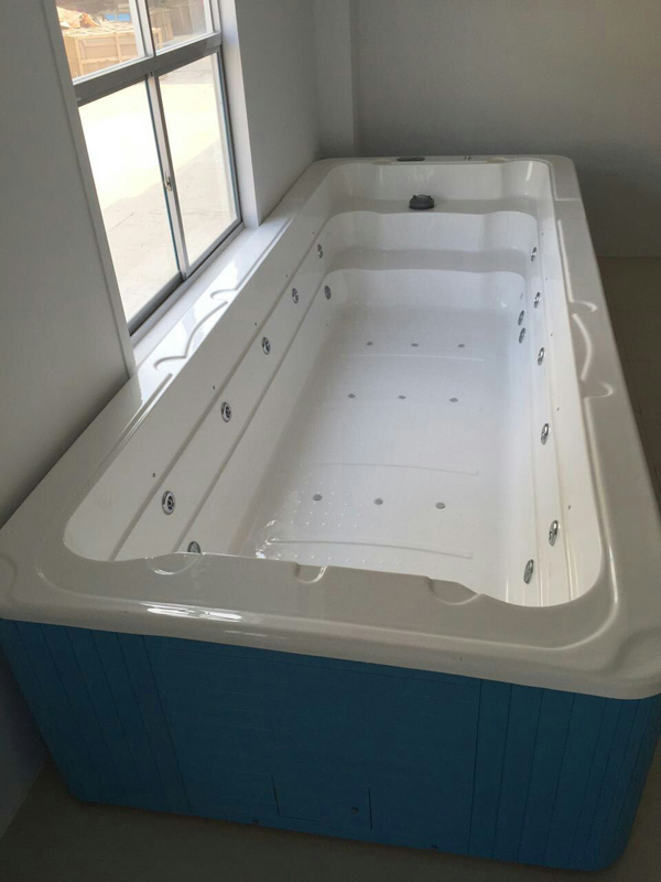 童伴麗嬰游泳池藍(lán)色