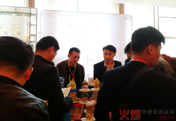 20��������(xi��ng)���� ������ƿĸ�����۷��(hu��)����վ������ԭ֮��