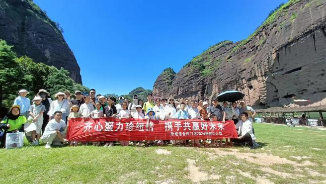 珍紐倍“問(wèn)道”胖東來(lái) (9).jpg 珍紐倍“問(wèn)道”胖東來(lái) (9).jpg