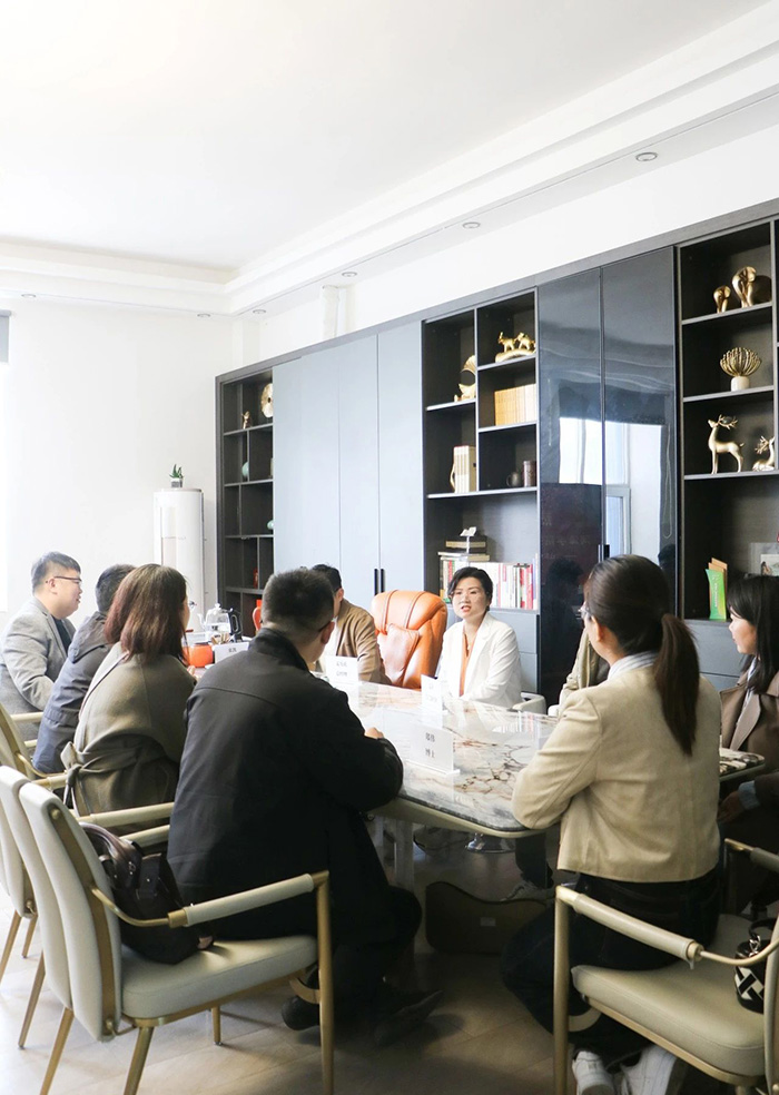 菏澤學(xué)院藥學(xué)院領(lǐng)導(dǎo)蒞臨中舜生物考察指導(dǎo)2.jpg 菏澤學(xué)院藥學(xué)院領(lǐng)導(dǎo)蒞臨中舜生物考察指導(dǎo)2.jpg