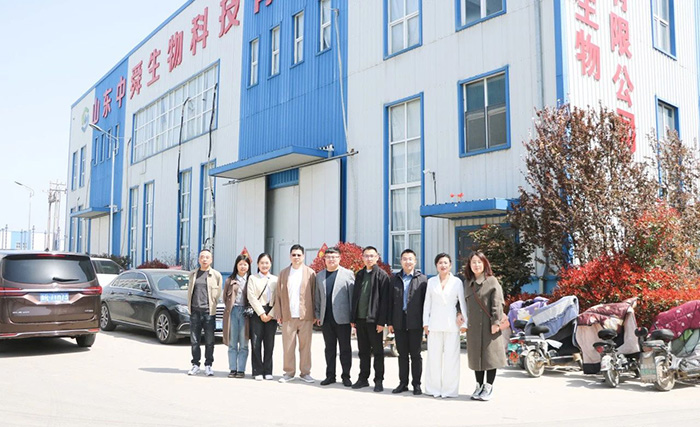 菏澤學(xué)院藥學(xué)院領(lǐng)導(dǎo)蒞臨中舜生物考察指導(dǎo)14.jpg 菏澤學(xué)院藥學(xué)院領(lǐng)導(dǎo)蒞臨中舜生物考察指導(dǎo)14.jpg