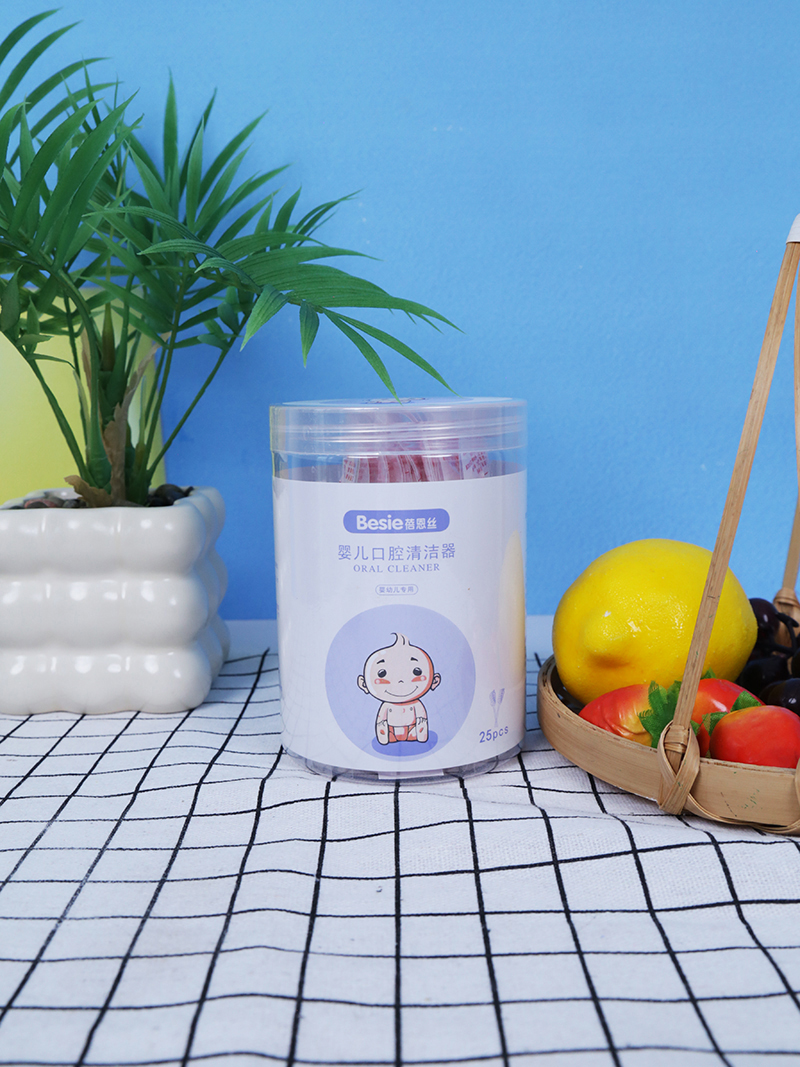 ���o������һ���������z��ǻ�坍����ĸ�����̻���M����