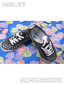 �Ϙ�(l��)��ͯЬУ�@��(j��ng)��ڰ׾W(w��ng)�y