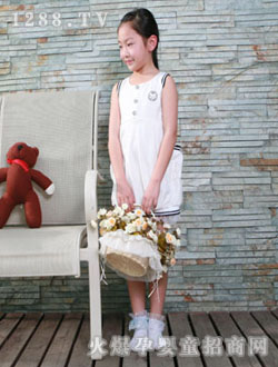 �����ܰ�ɫŮͯ�L(zh��ng)��o������