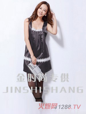 ��ؐ���Ћ����r(sh��)�к�ɫ����ȹ