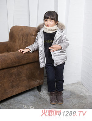 ���c(di��n)�neͯ��Ů���������yɫС���\